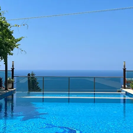 Дом отдыха With A View And Pool Алания